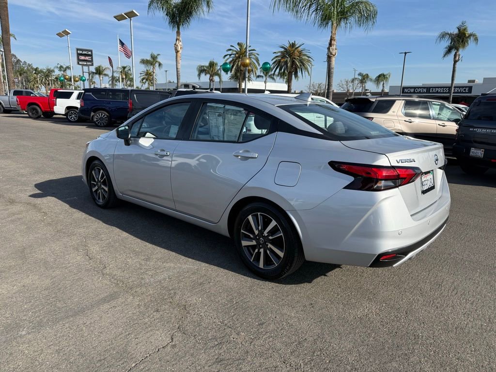 Used 2021 Nissan Versa SV image 4