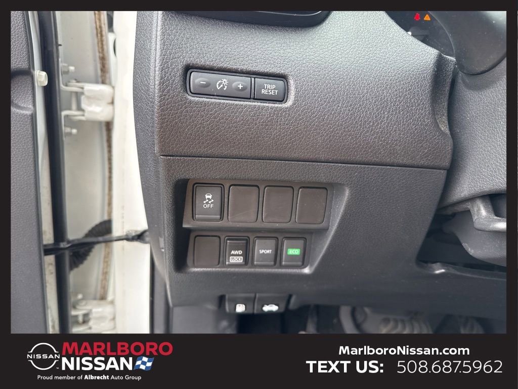 Certified 2017 Nissan Rogue S image 20