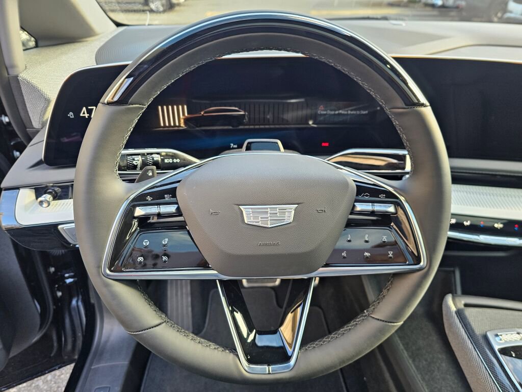 New 2026 Cadillac Optiq Luxury 1 image 30