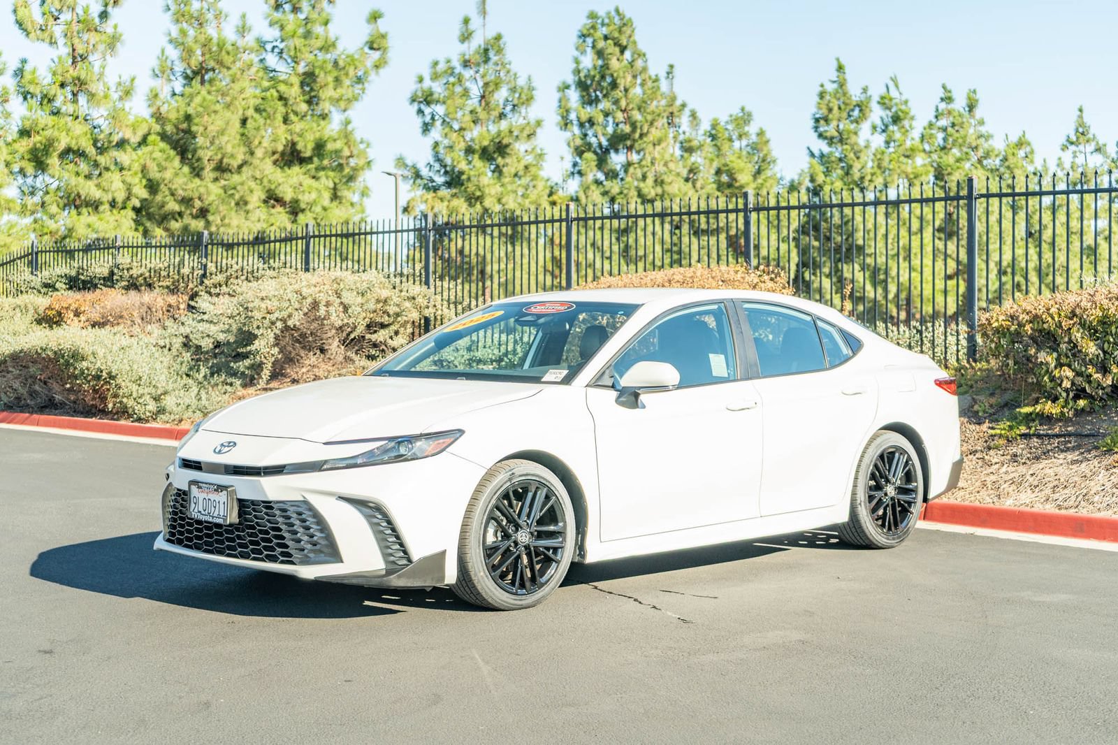 Certified 2025 Toyota Camry SE FWD image 3