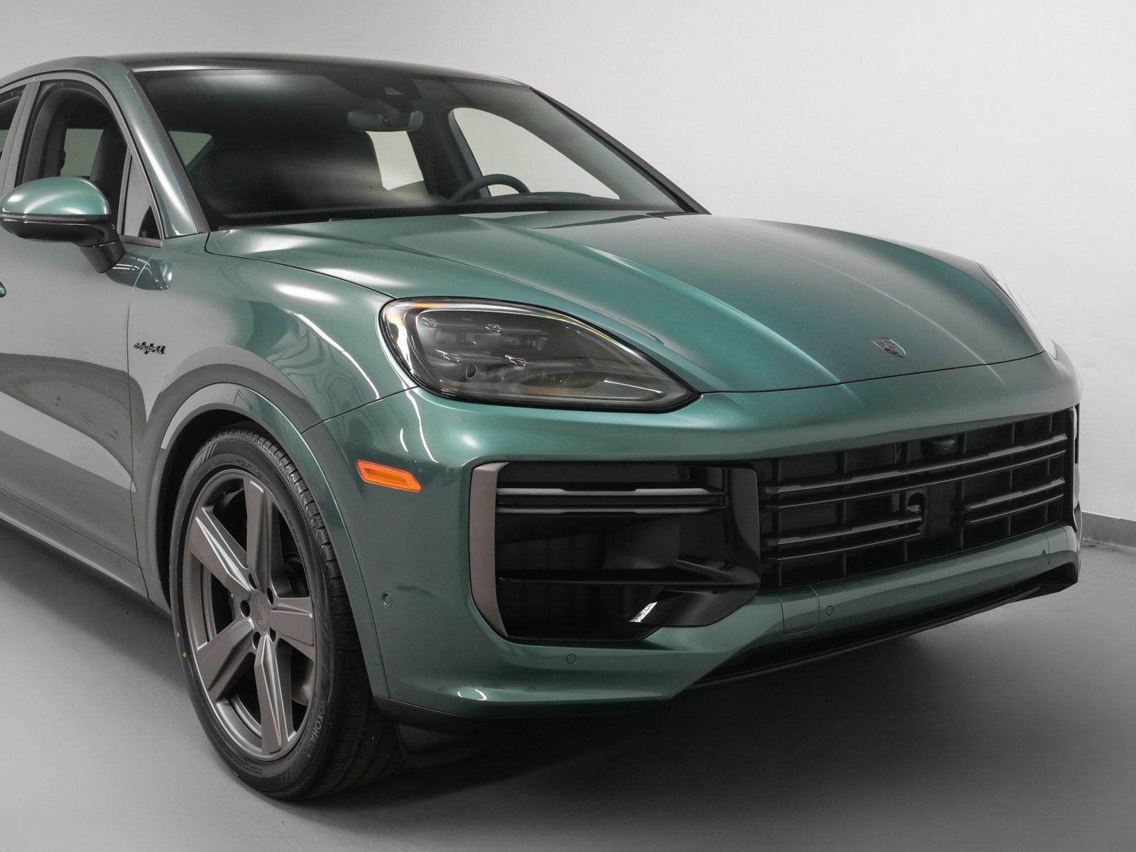 Used 2025 Porsche Cayenne Turbo AWD/4WD image 10