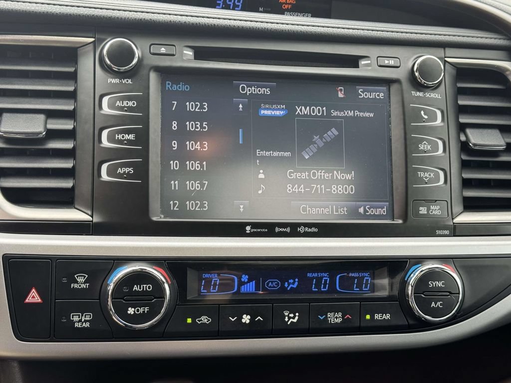Used 2019 Toyota Highlander XLE AWD/4WD image 27
