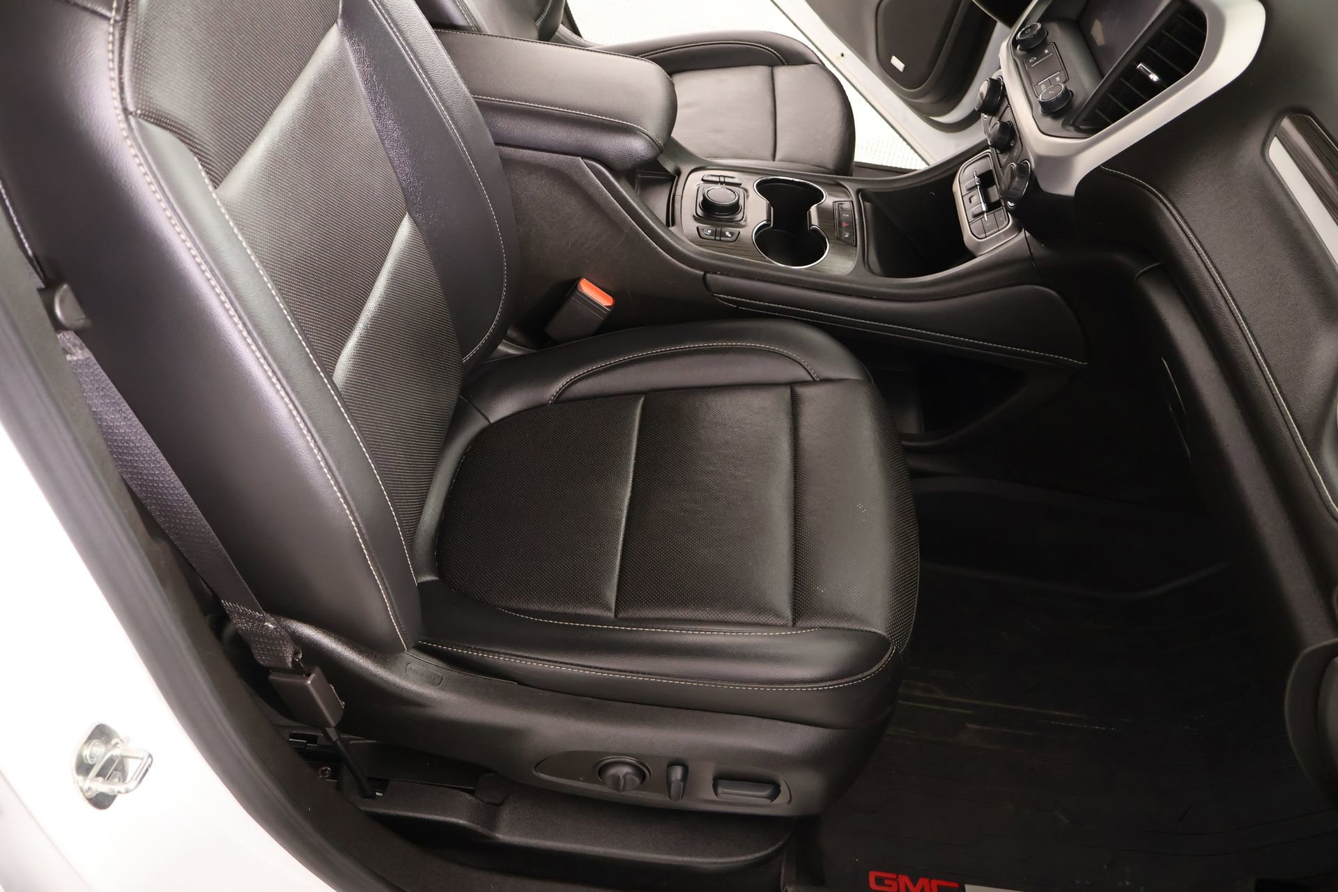 Used 2023 GMC Acadia SLT w/ Elevation Edition FWD image 13