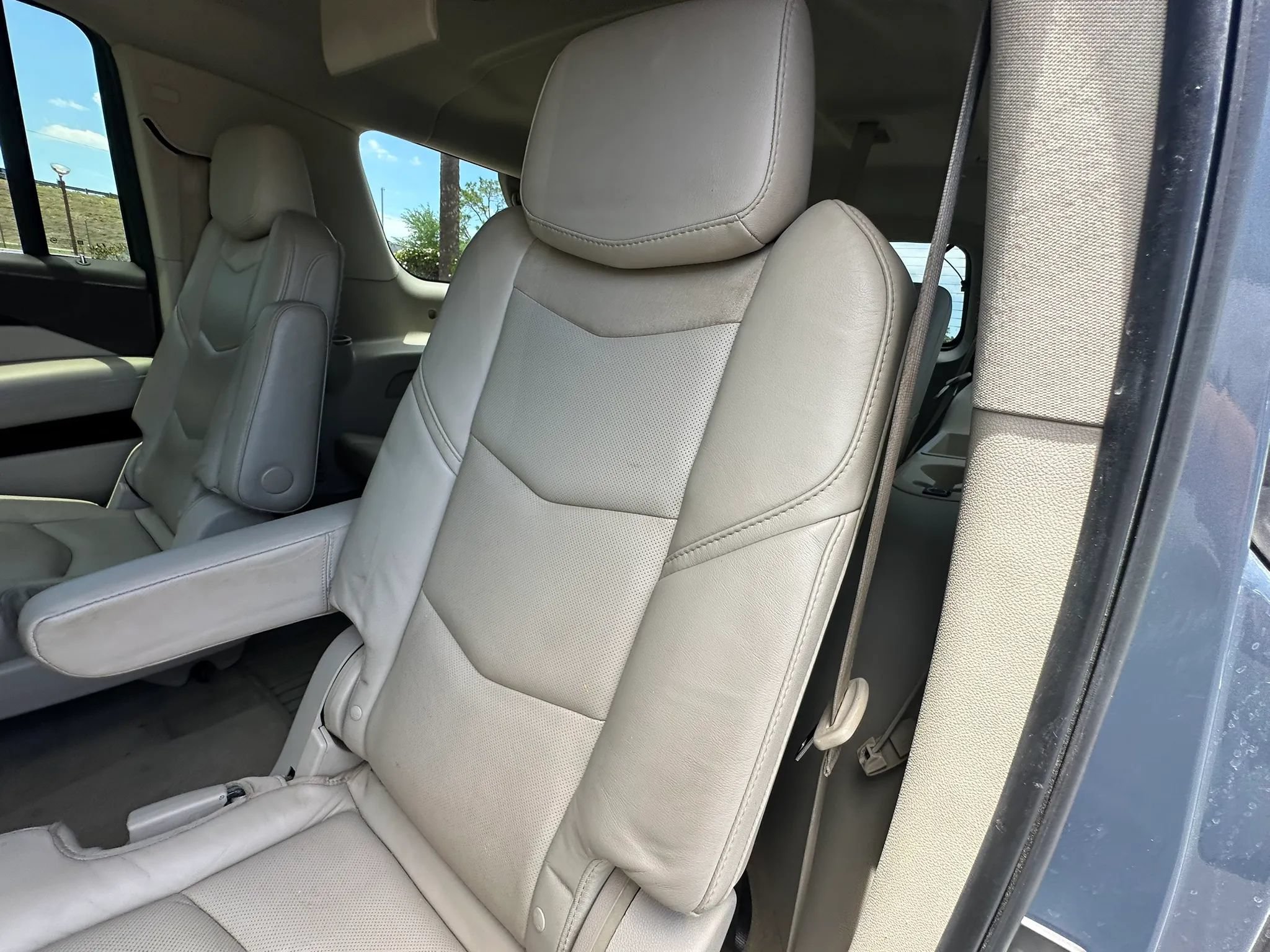 Used 2016 Cadillac Escalade ESV Luxury AWD/4WD image 34