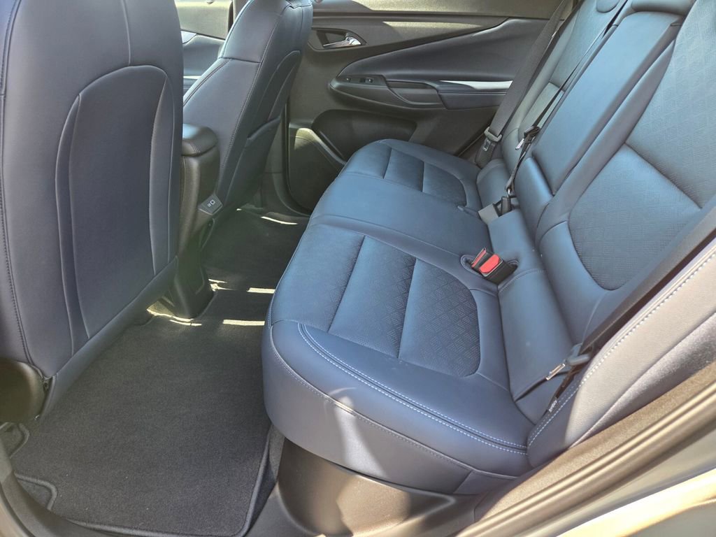 Used 2022 Chevrolet Bolt EUV Premier w/ Sun & Sound Package FWD image 16