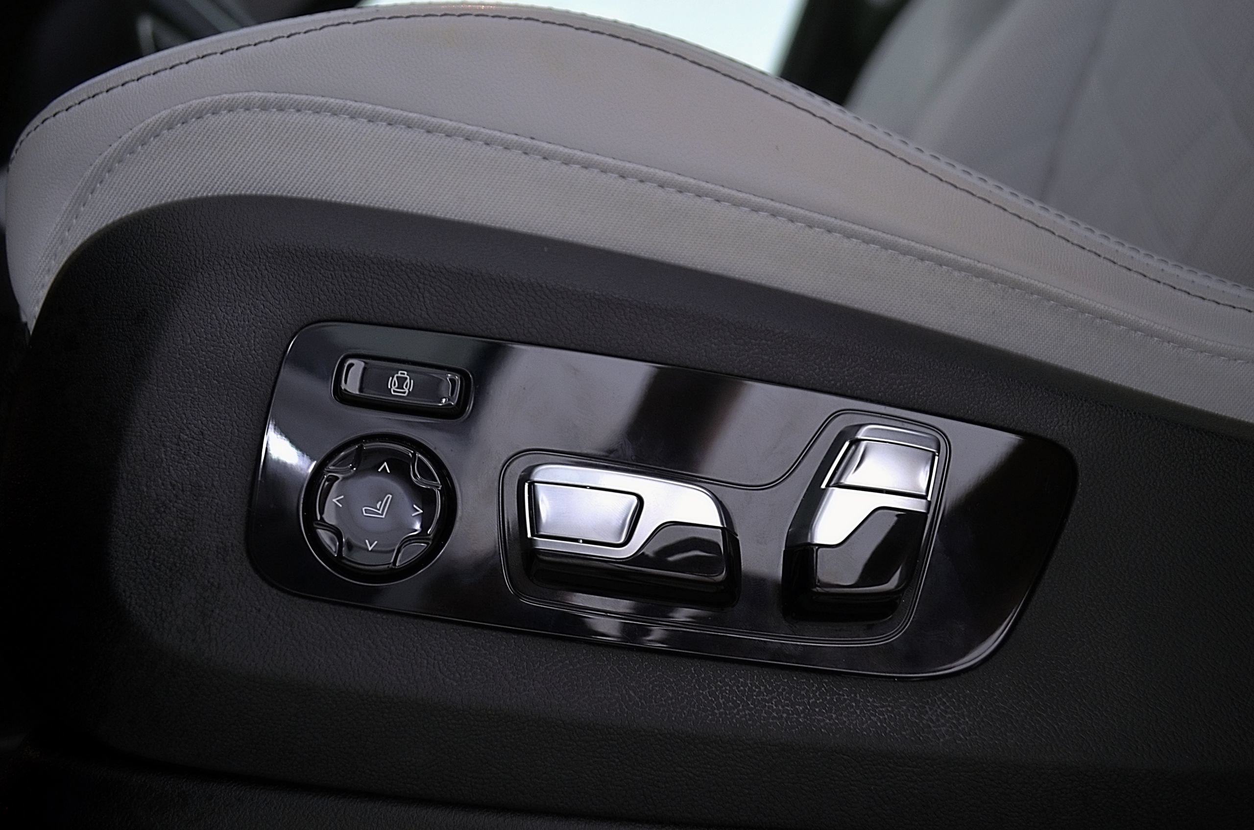 Used 2026 BMW X5 M60i AWD/4WD image 18