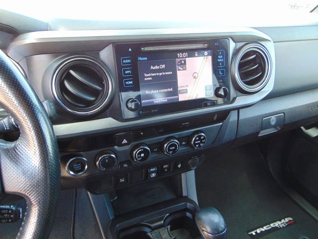 Used 2018 Toyota Tacoma TRD Sport AWD/4WD image 12