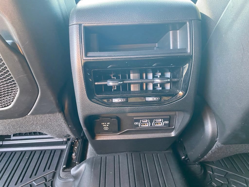 Used 2024 Jeep Grand Cherokee Altitude AWD/4WD image 28