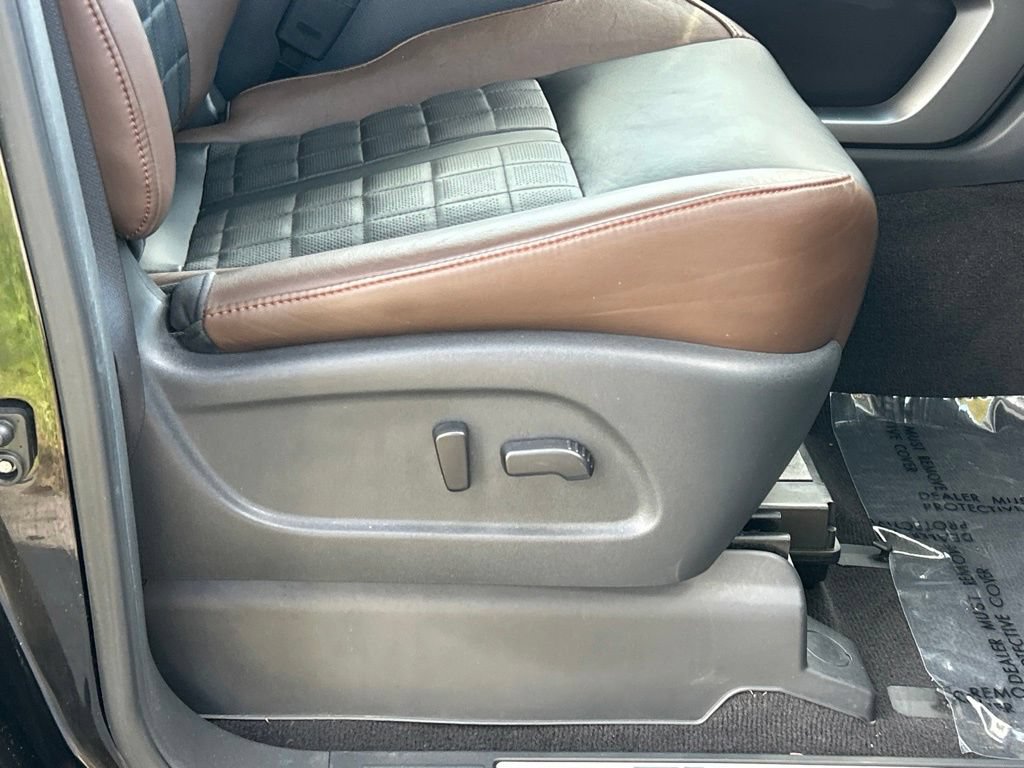 Used 2017 Nissan Titan Platinum Reserve RWD image 38
