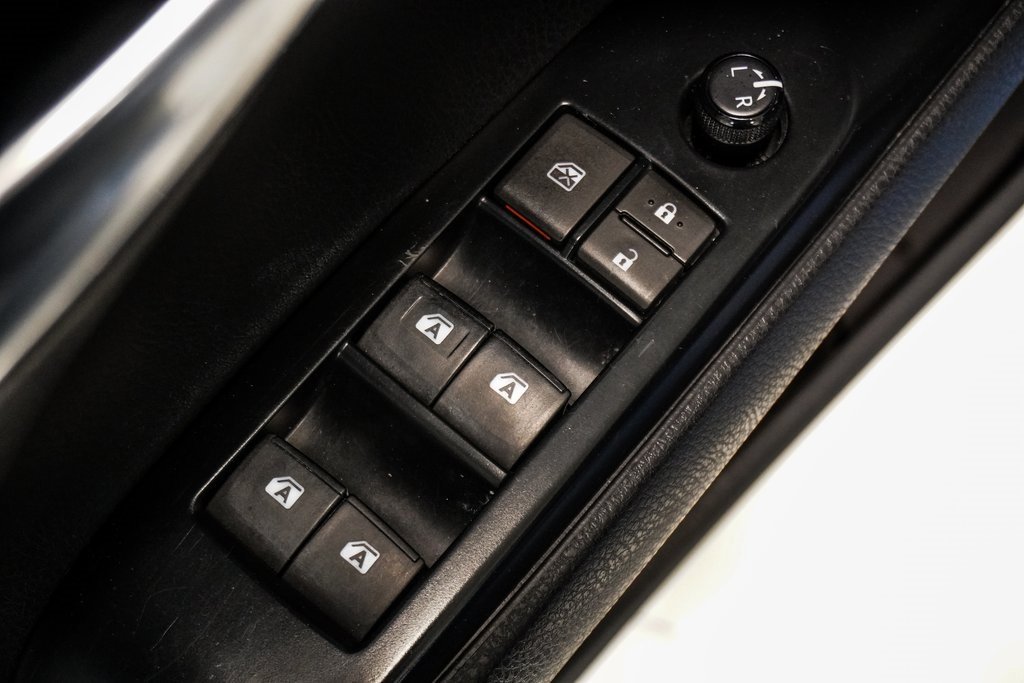 Used 2020 Toyota Camry LE image 21