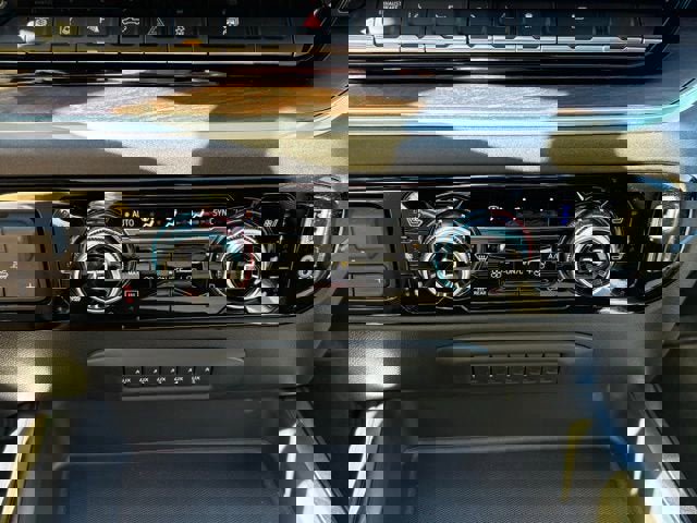 New 2026 GMC Sierra 3500 SLT w/ SLT Premium Package image 29