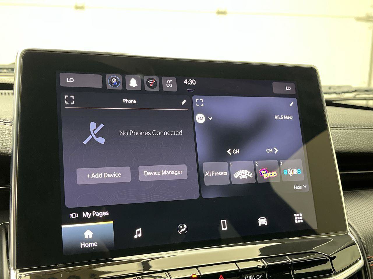 Used 2025 Jeep Compass Trailhawk AWD/4WD image 18