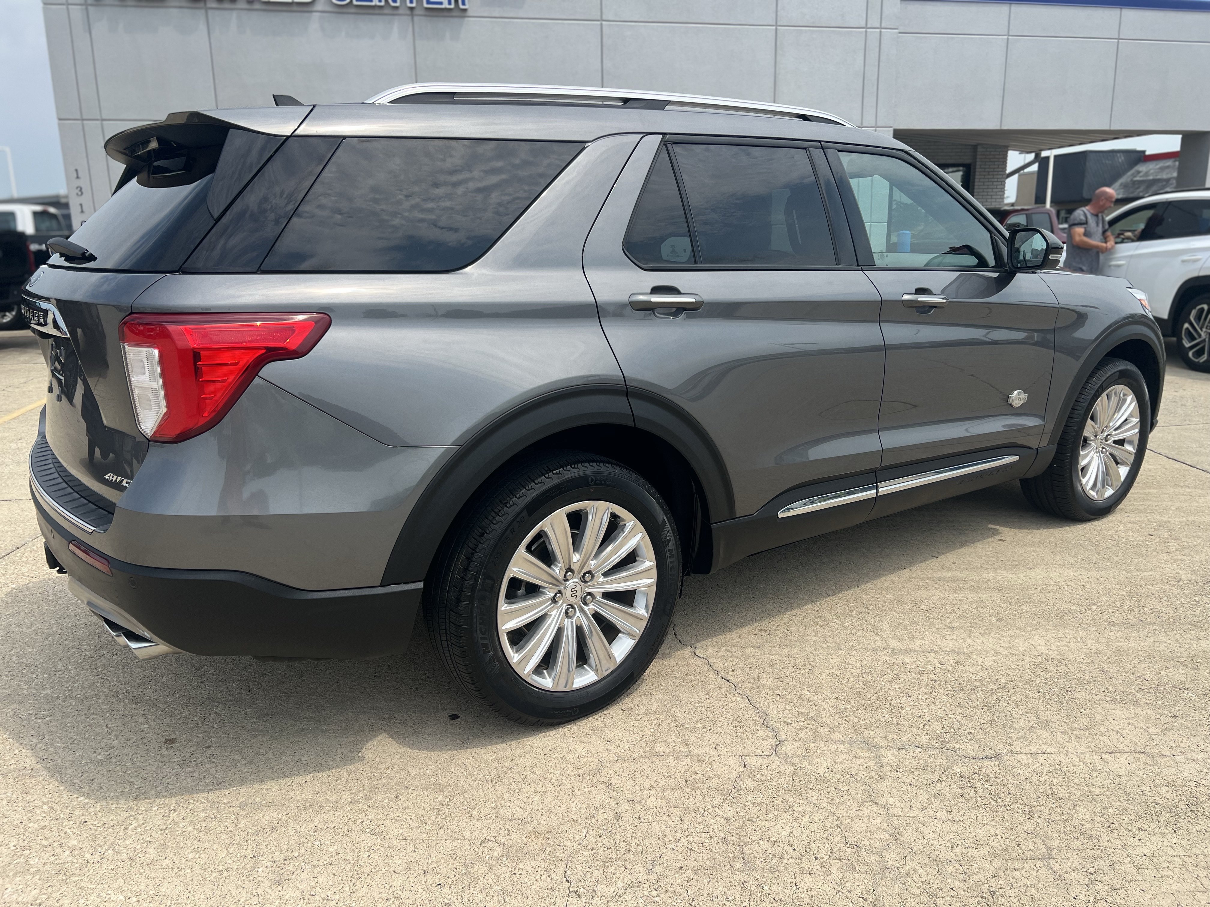 Used 2023 Ford Explorer King Ranch w/ Technology Package AWD/4WD image 6