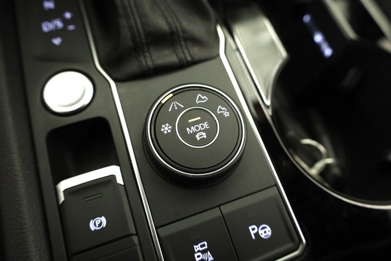 Used 2020 Volkswagen Atlas Cross Sport SEL Premium image 22