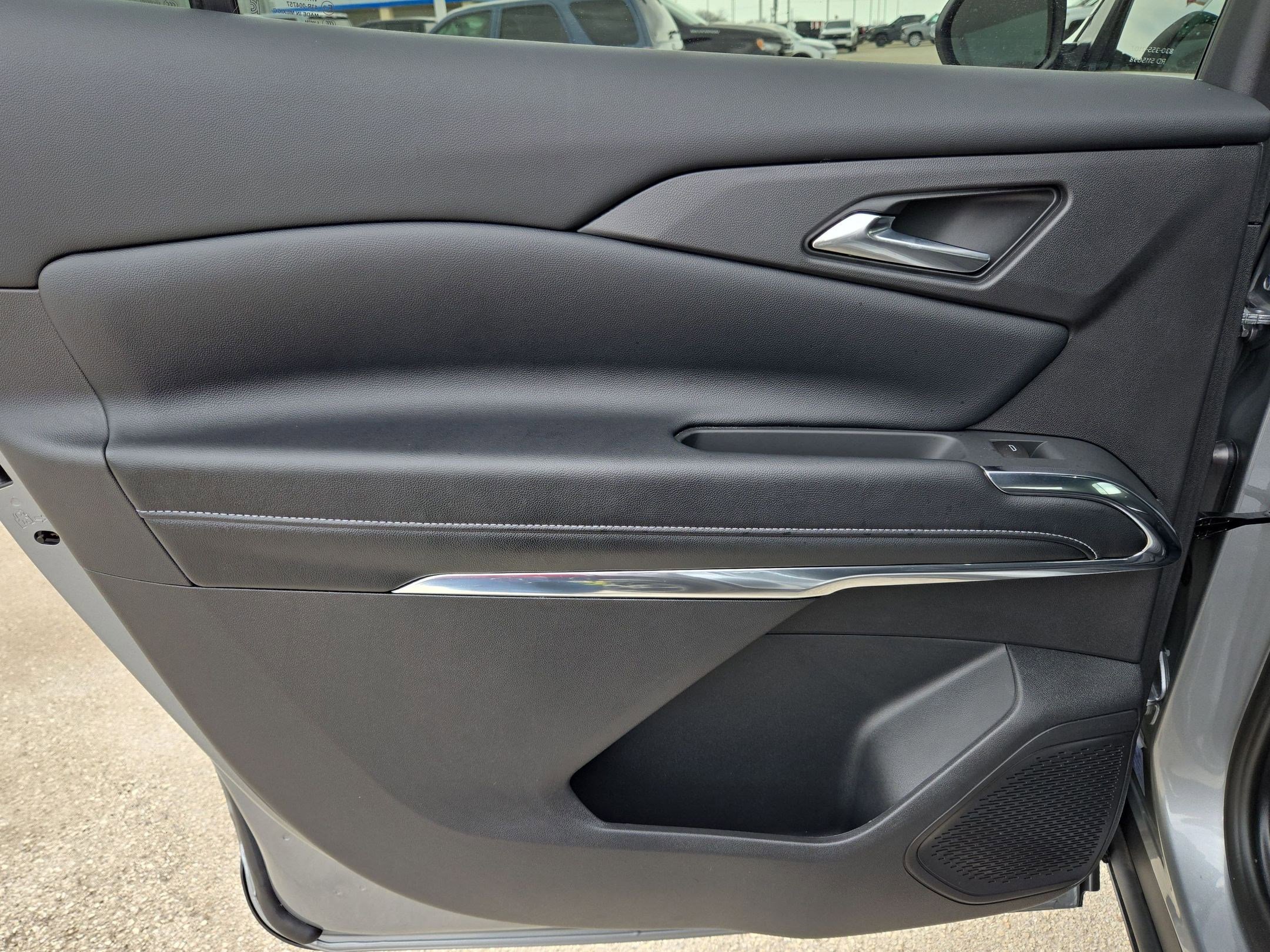 Certified 2026 Chevrolet Traverse LT w/ Midnight/Sport Edition image 14