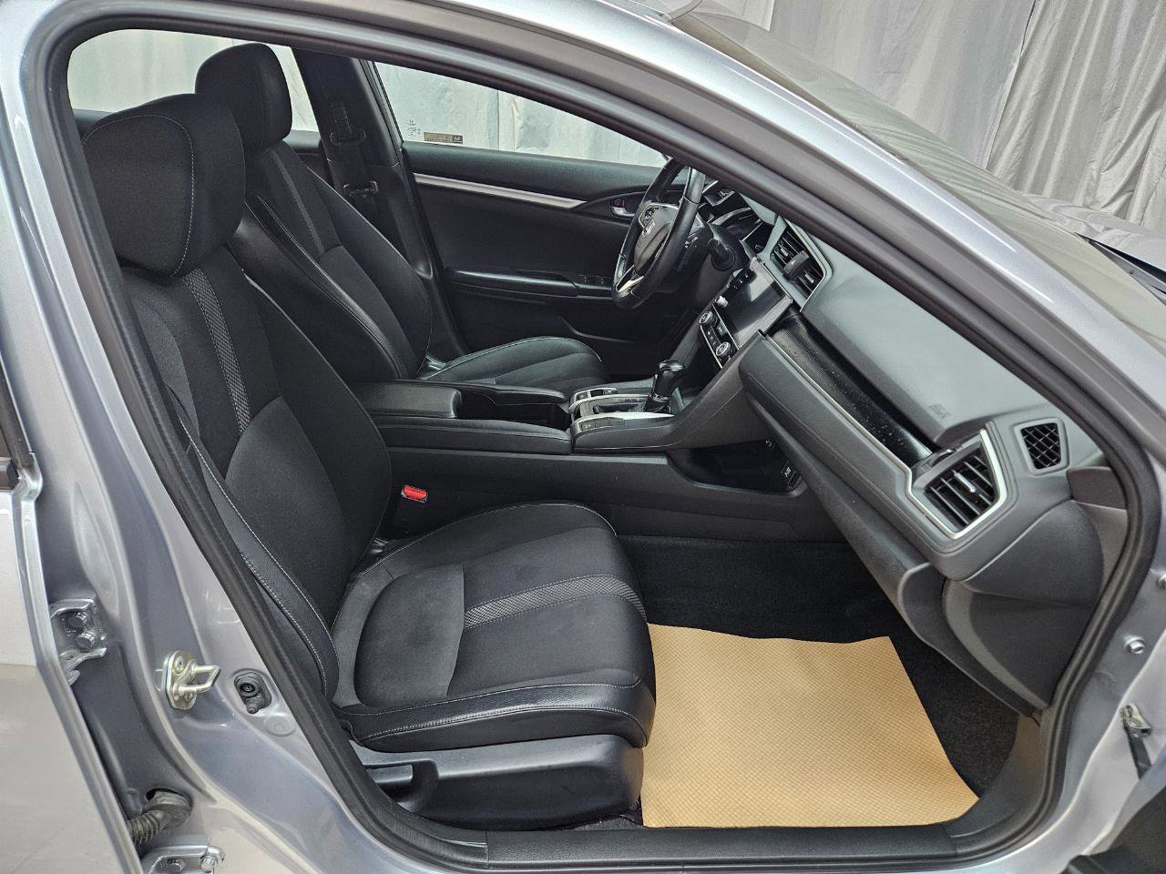 Used 2019 Honda Civic Sport image 13