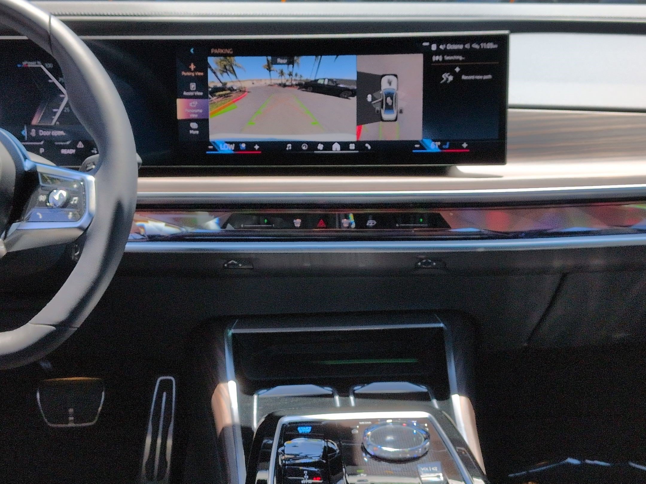 Certified 2025 BMW i7 xDrive60 AWD/4WD image 30