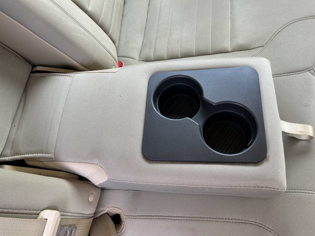 Used 2016 Ford Taurus SE FWD image 14