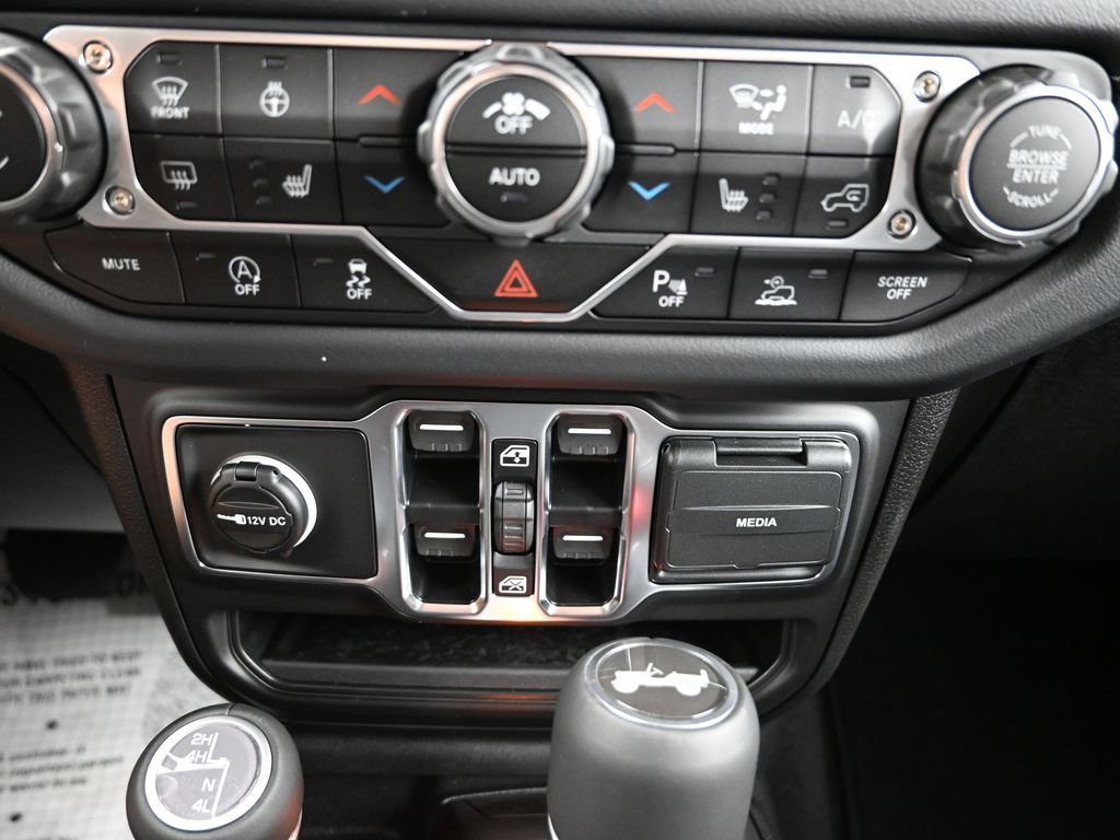 New 2025 Jeep Wrangler Sahara image 25