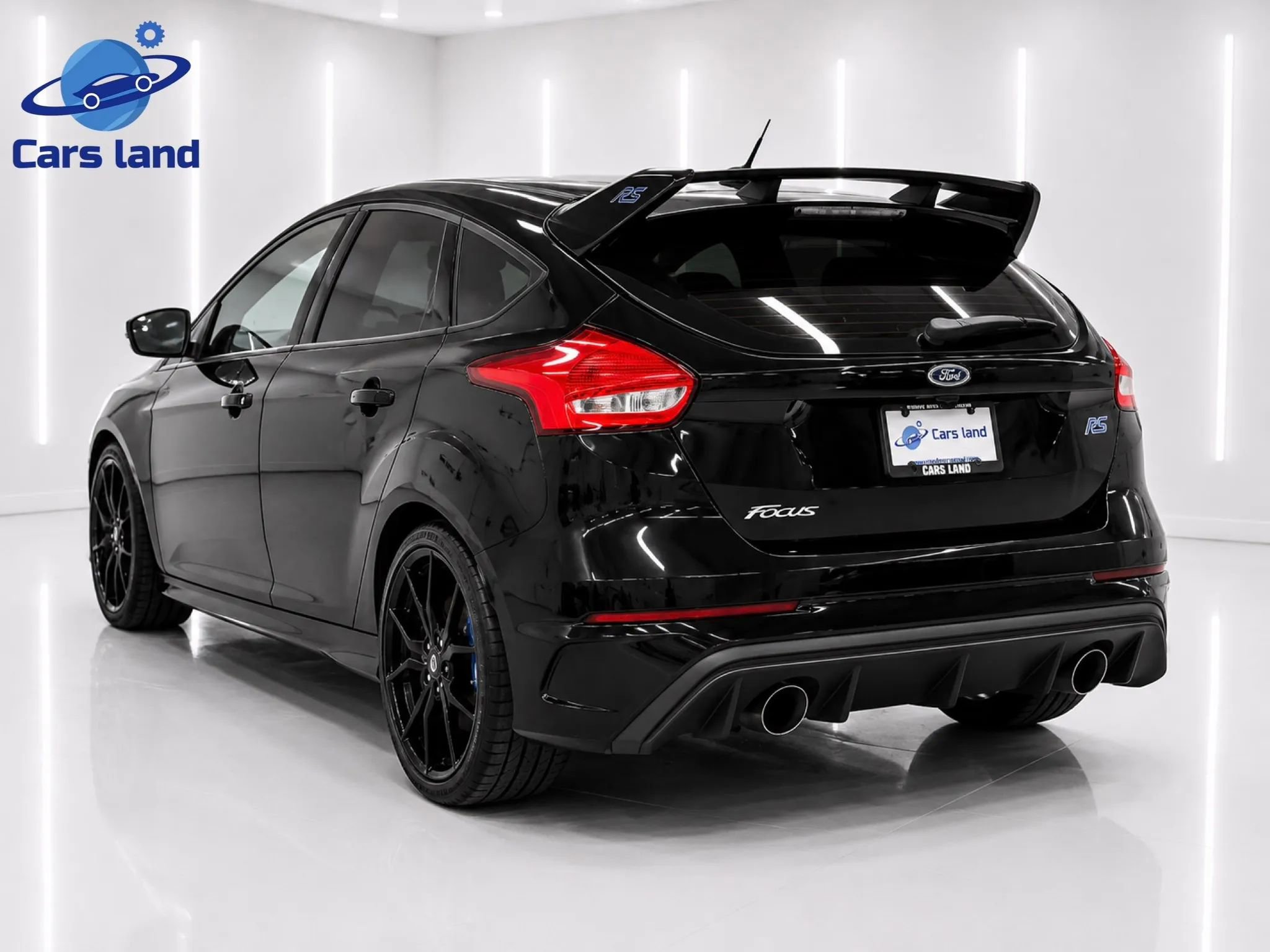 Used 2017 Ford Focus RS AWD/4WD image 4