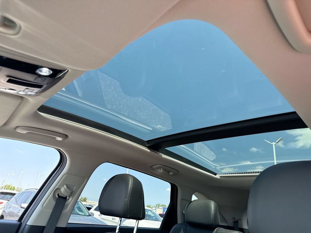 Used 2022 Kia Sorento S w/ Panoramic Sunroof Package FWD image 22