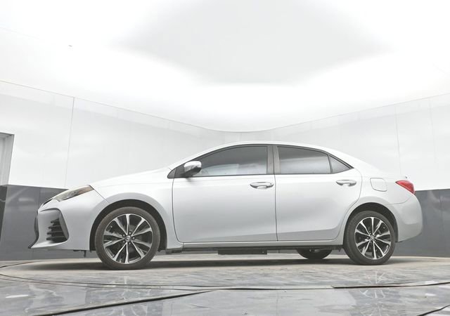 Used 2018 Toyota Corolla SE FWD image 30