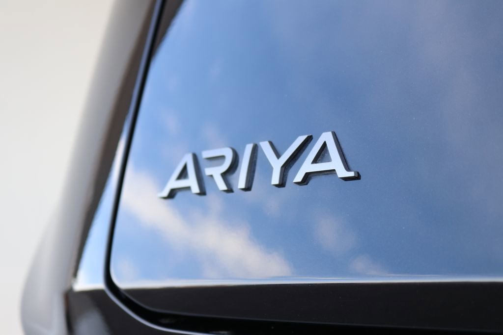 Used 2023 Nissan Ariya AWD image 28