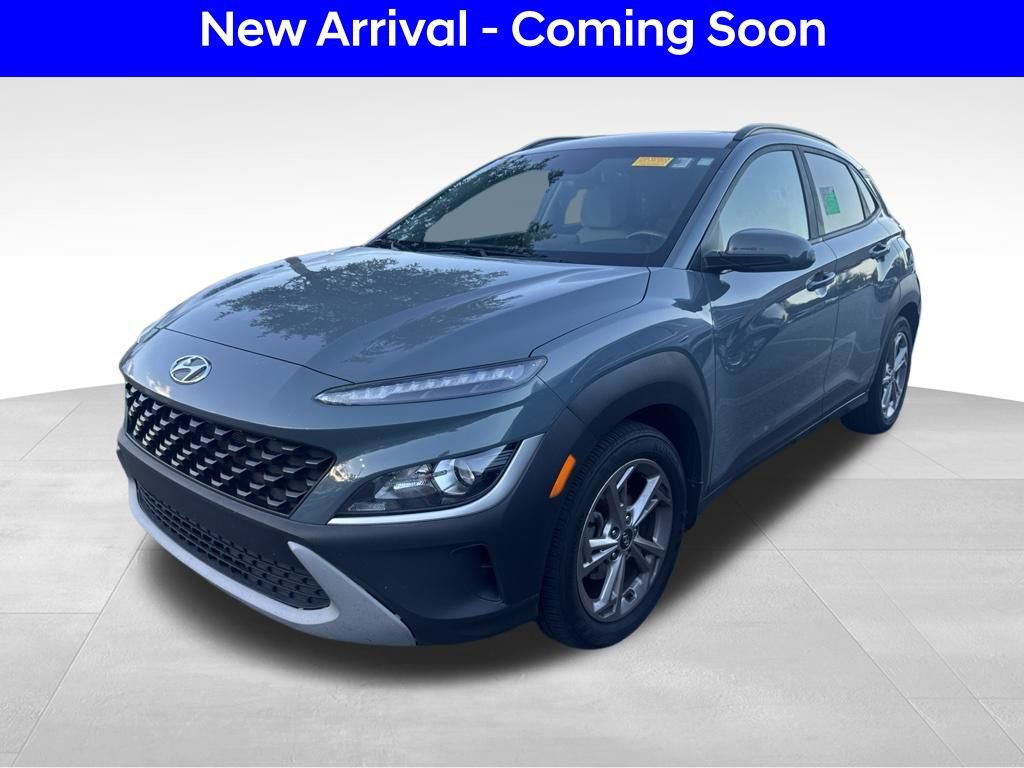 Used 2022 Hyundai Kona SEL w/ Convenience Package FWD image 2