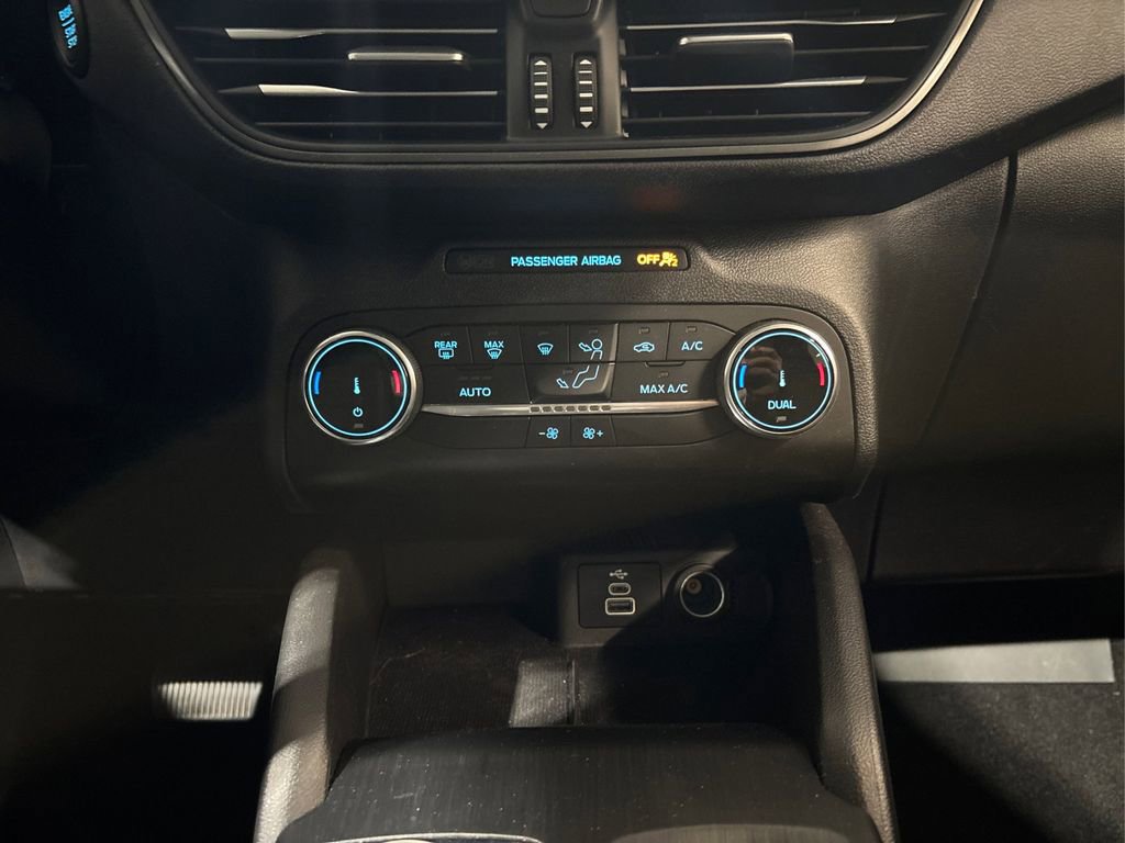 Certified 2025 Ford Escape Active image 32