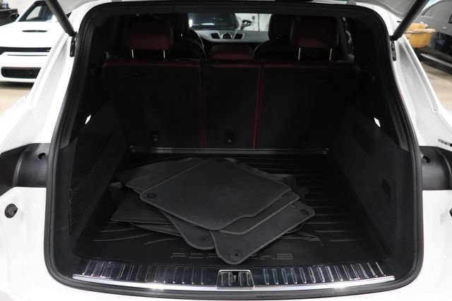 Used 2022 Porsche Cayenne Platinum Edition AWD/4WD image 18