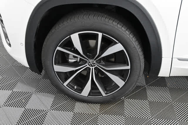 New 2026 Volkswagen Atlas Cross Sport SEL Premium R-Line image 12