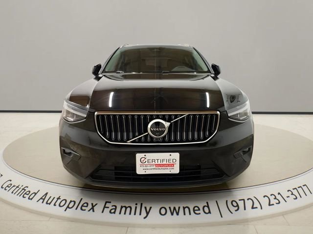 Used 2025 Volvo XC40 B5 Plus AWD/4WD image 11