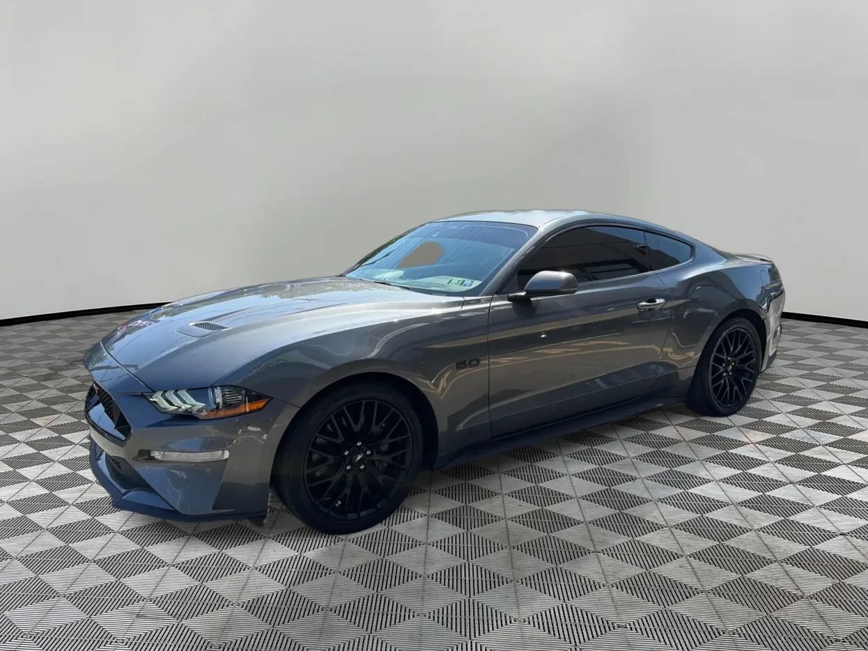 Used 2022 Ford Mustang GT RWD image 2