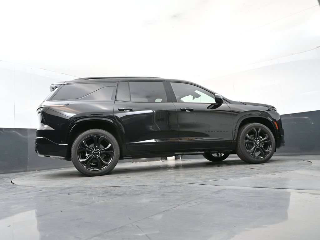 New 2027 Chevrolet Traverse RS w/ LPO, Floor Liner Package AWD/4WD image 17