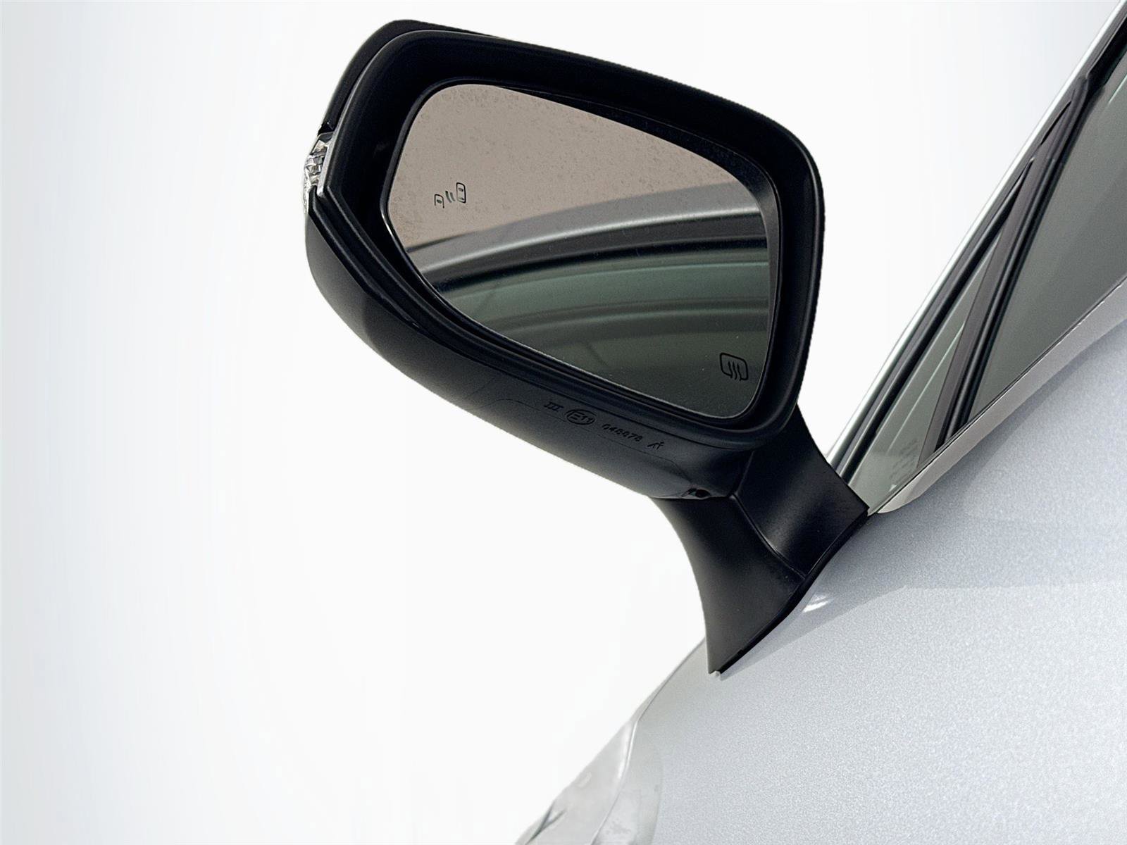 Certified 2026 Toyota Corolla Cross LE FWD image 5