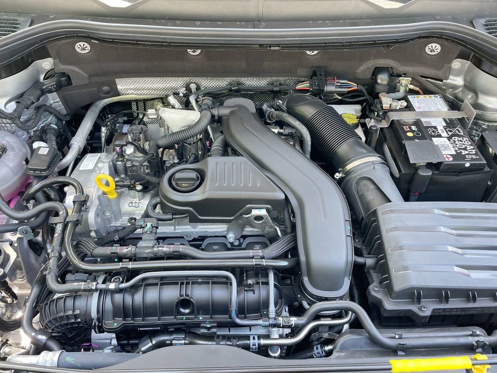 New 2025 Volkswagen Taos SE image 50