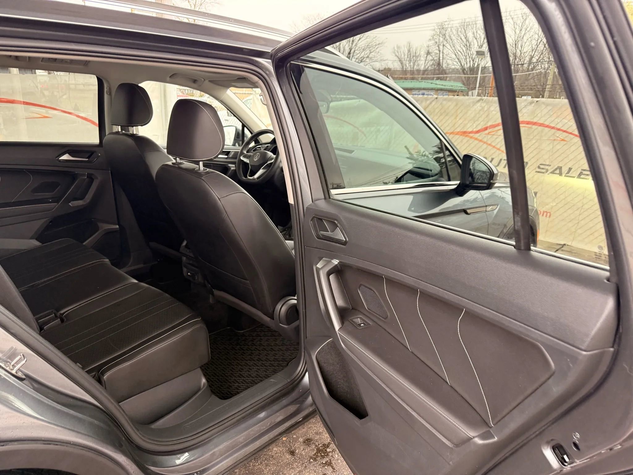 Used 2022 Volkswagen Tiguan SE w/ Panoramic Sunroof Package AWD/4WD image 70