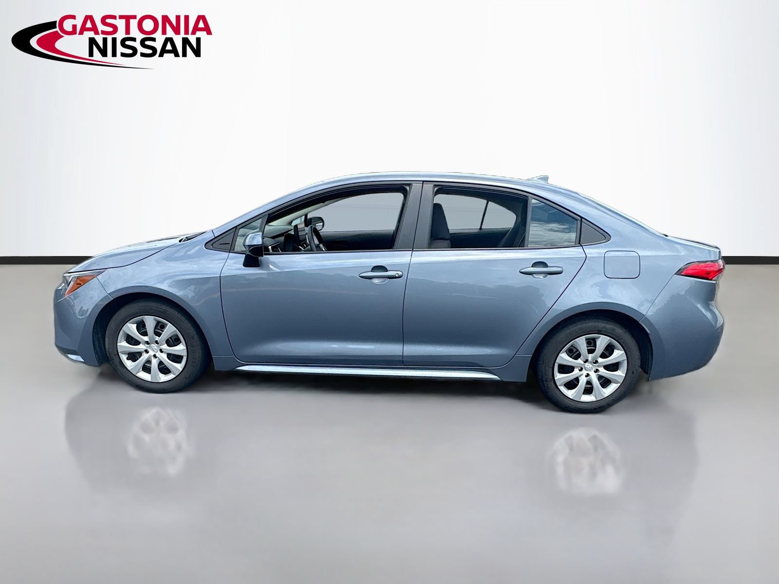 Used 2024 Toyota Corolla LE FWD image 5
