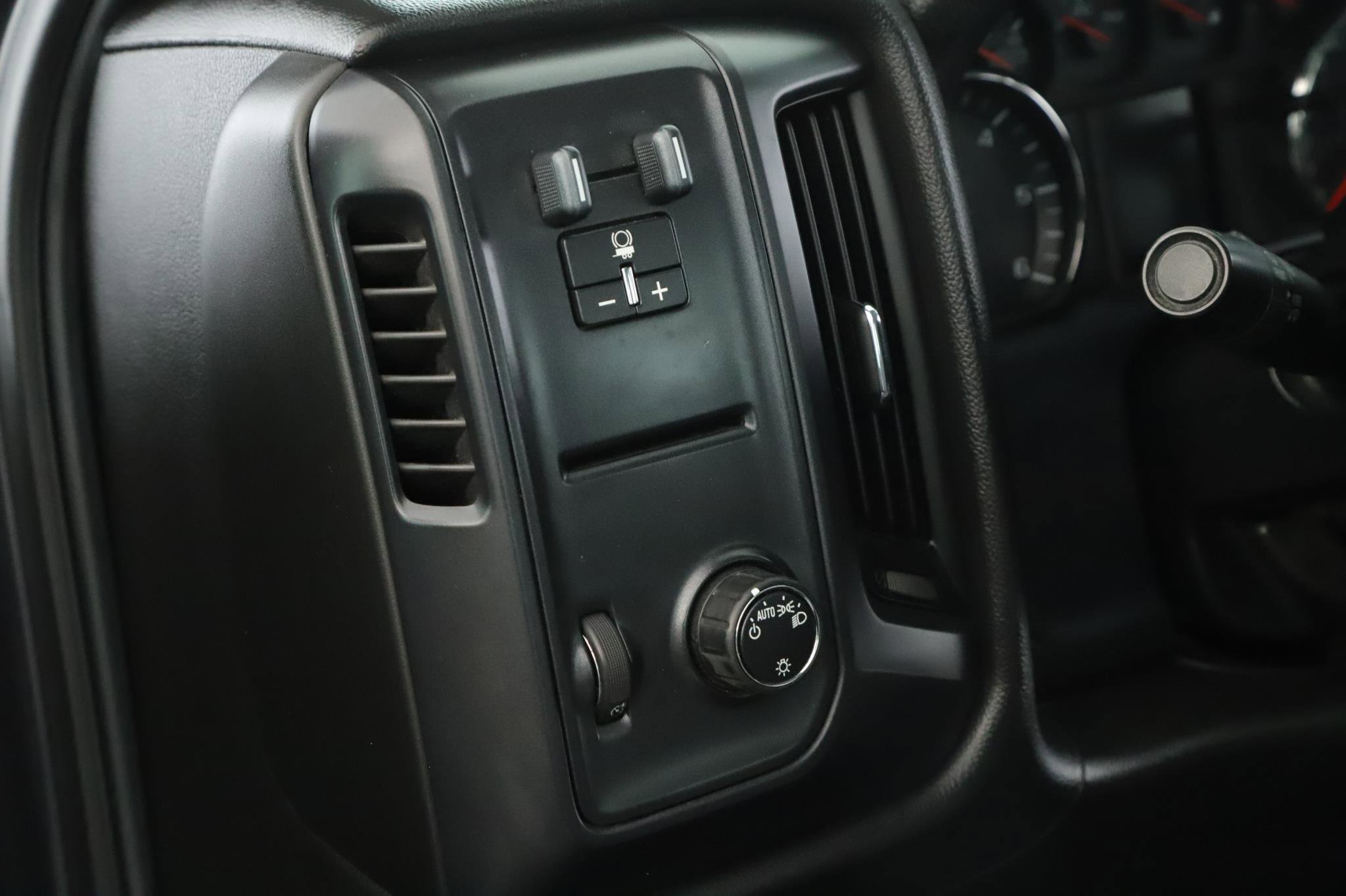 Used 2014 Chevrolet Silverado 1500 W/T w/ Trailering Package image 8