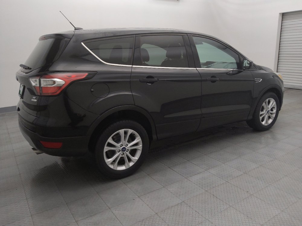 Used 2017 Ford Escape SE image 10