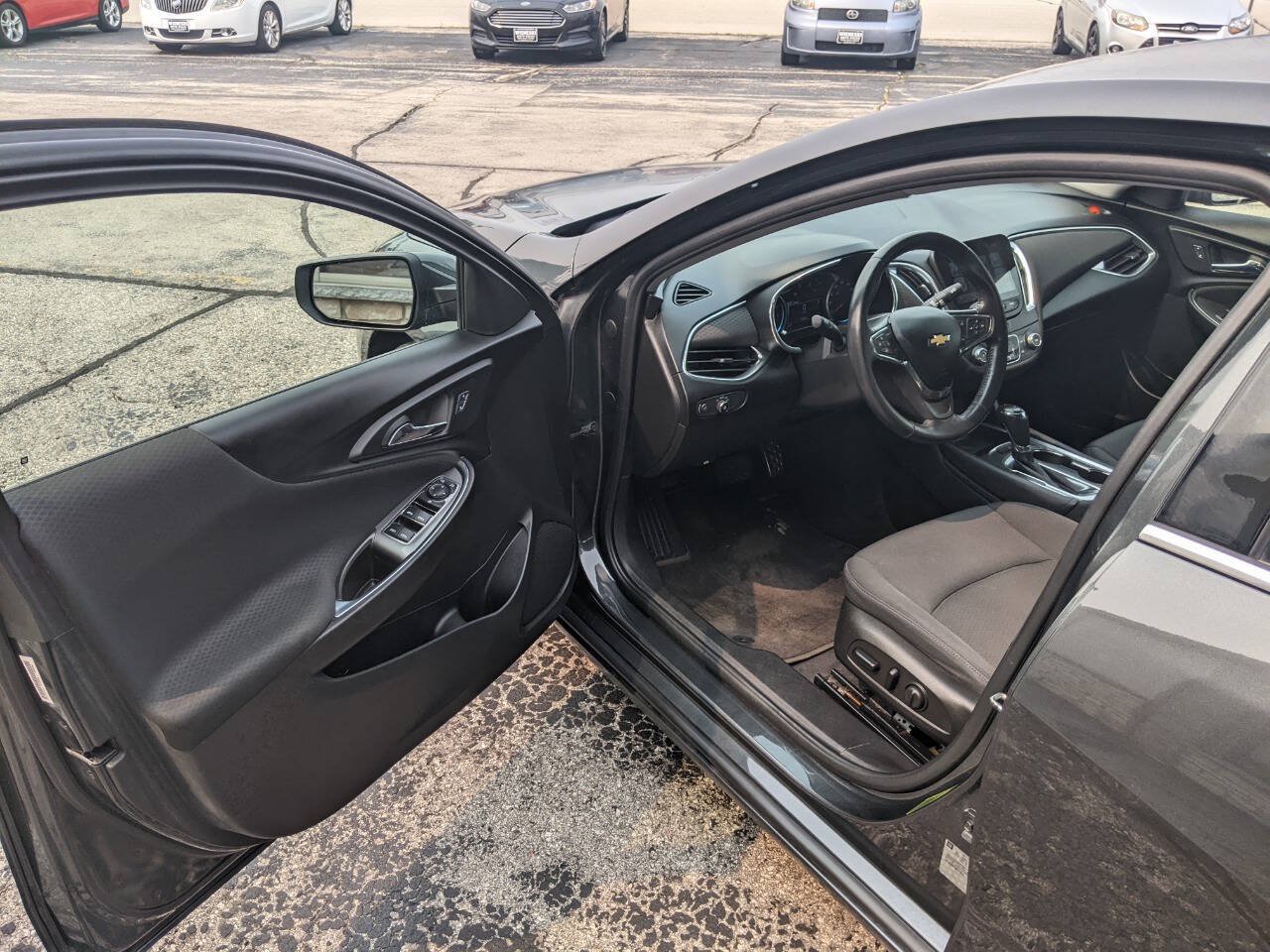 Used 2016 Chevrolet Malibu LT FWD image 9