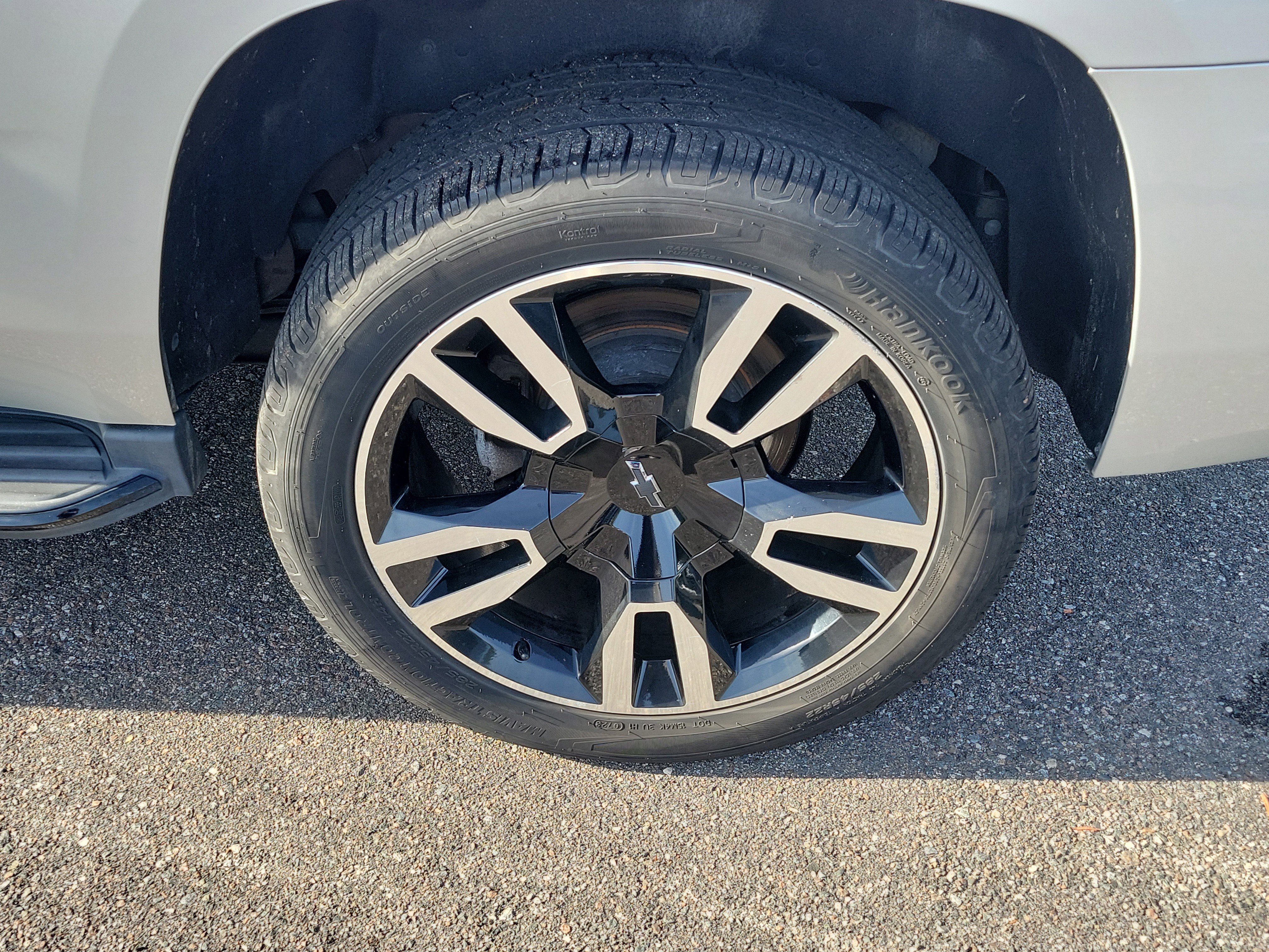 Used 2018 Chevrolet Tahoe LT w/ Luxury Package RWD image 38