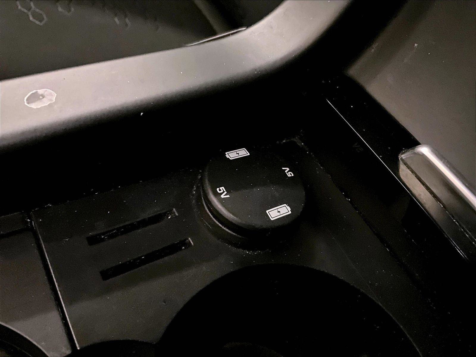 Used 2016 Land Rover Discovery Sport SE image 31