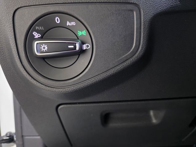 Certified 2022 Volkswagen Atlas Cross Sport SE w/ Panoramic Sunroof Package image 18