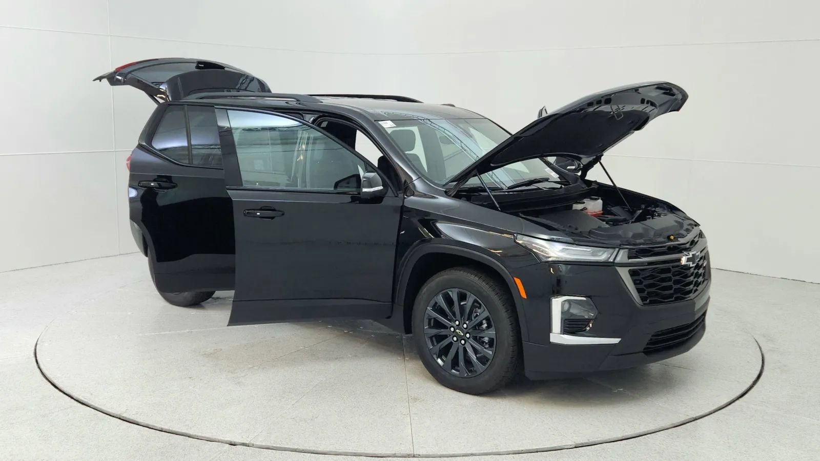 Used 2023 Chevrolet Traverse RS image 9