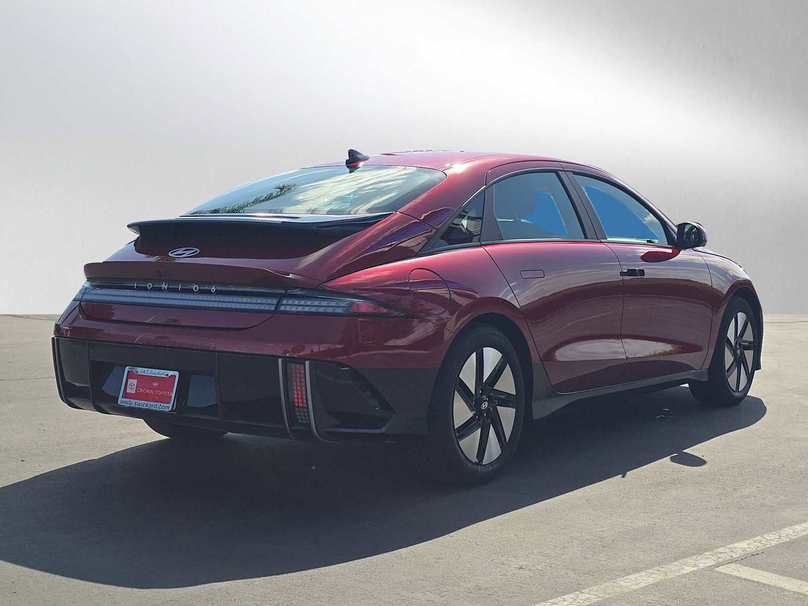 Used 2024 Hyundai Ioniq 6 SE AWD/4WD image 3