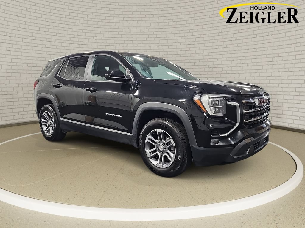 Used 2025 GMC Terrain Elevation AWD/4WD image 3
