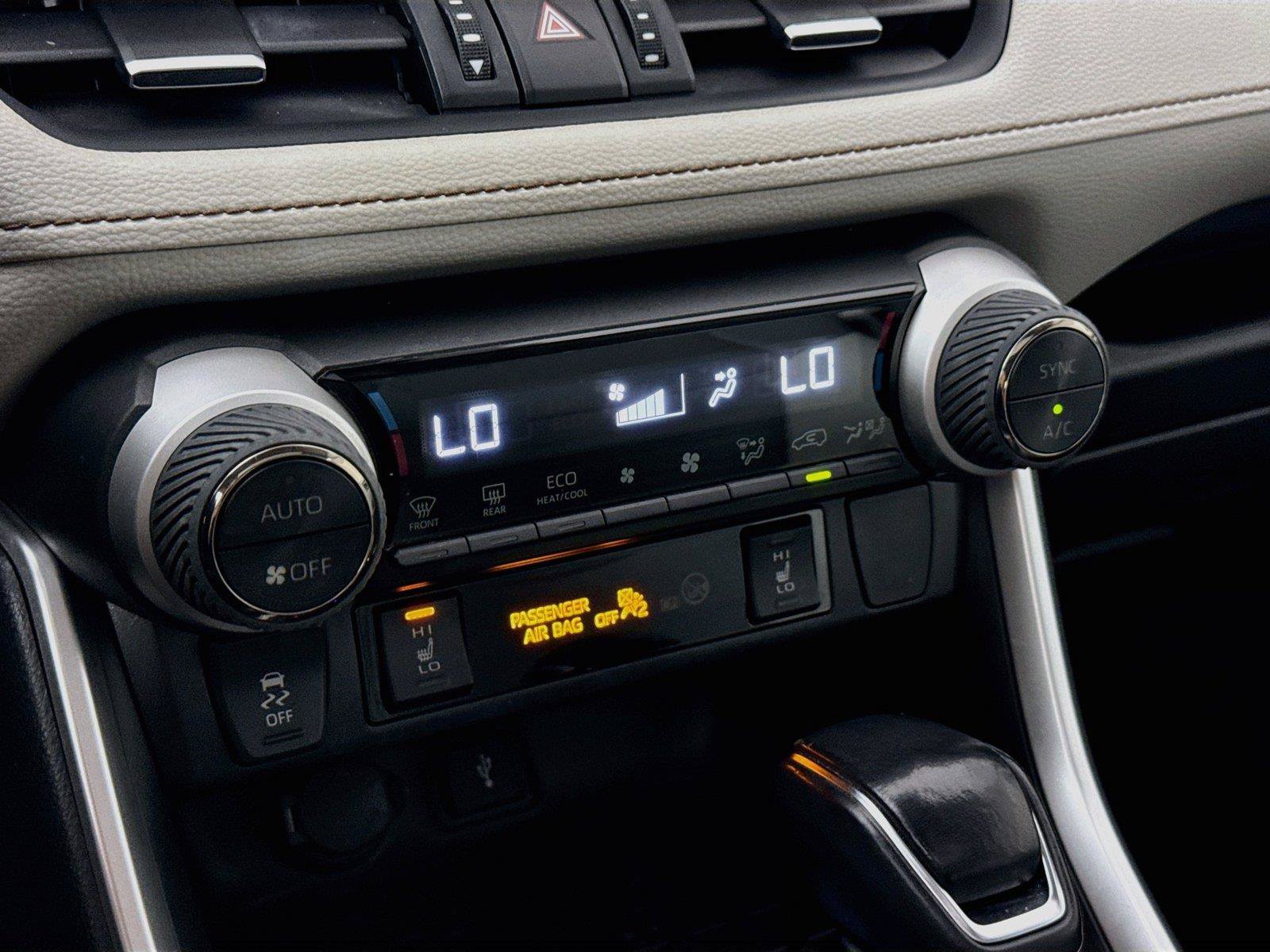 Certified 2021 Toyota RAV4 XLE Premium AWD/4WD image 25