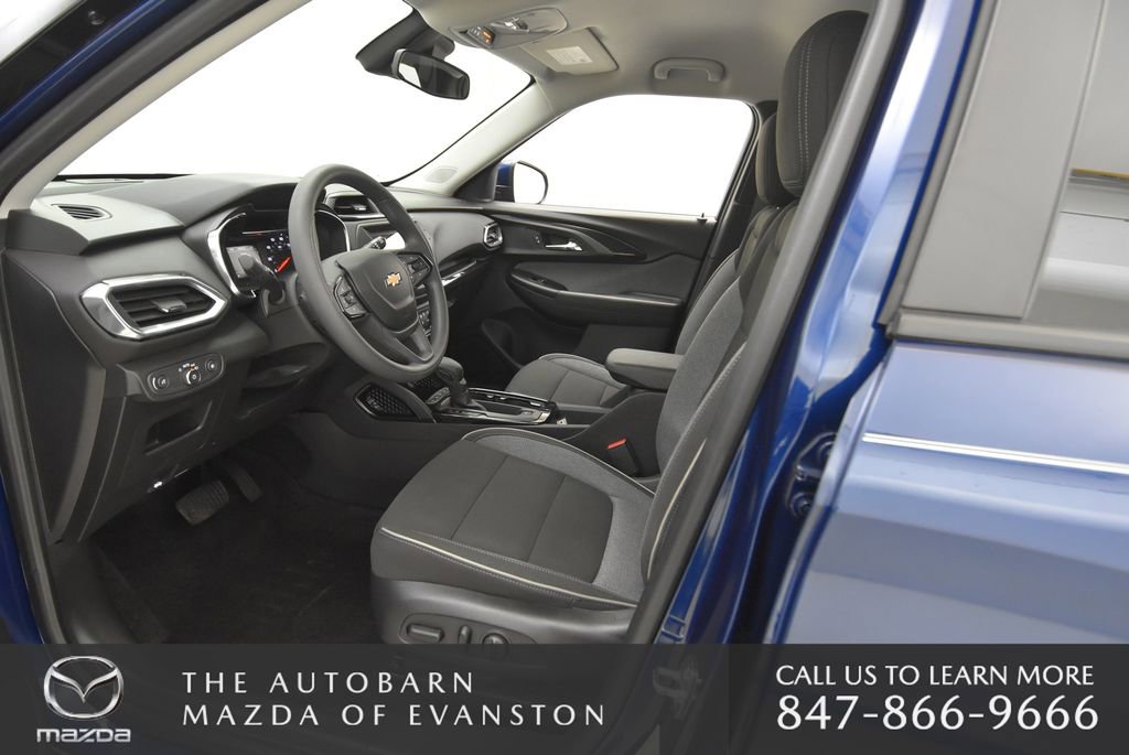 Used 2022 Chevrolet TrailBlazer LT w/ Driver Confidence Package image 23