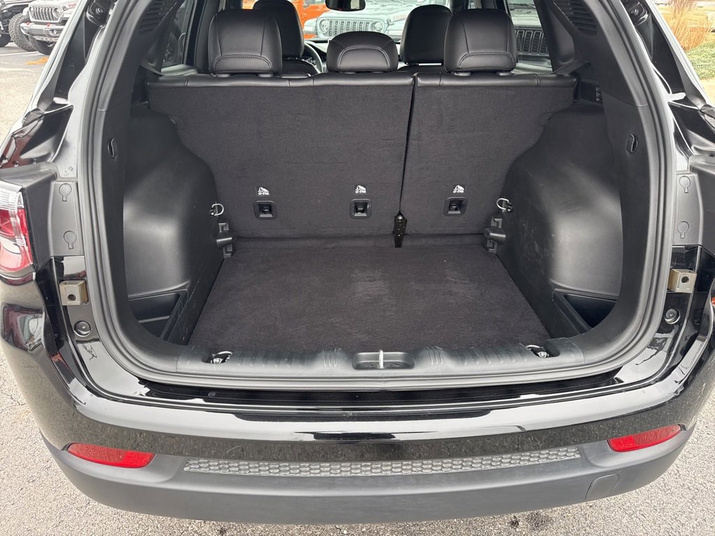 Used 2025 Jeep Compass Latitude w/ Altitude Special Edition image 16